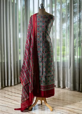 Elegant Maheshwari Suit with Gold Woven Dupatta